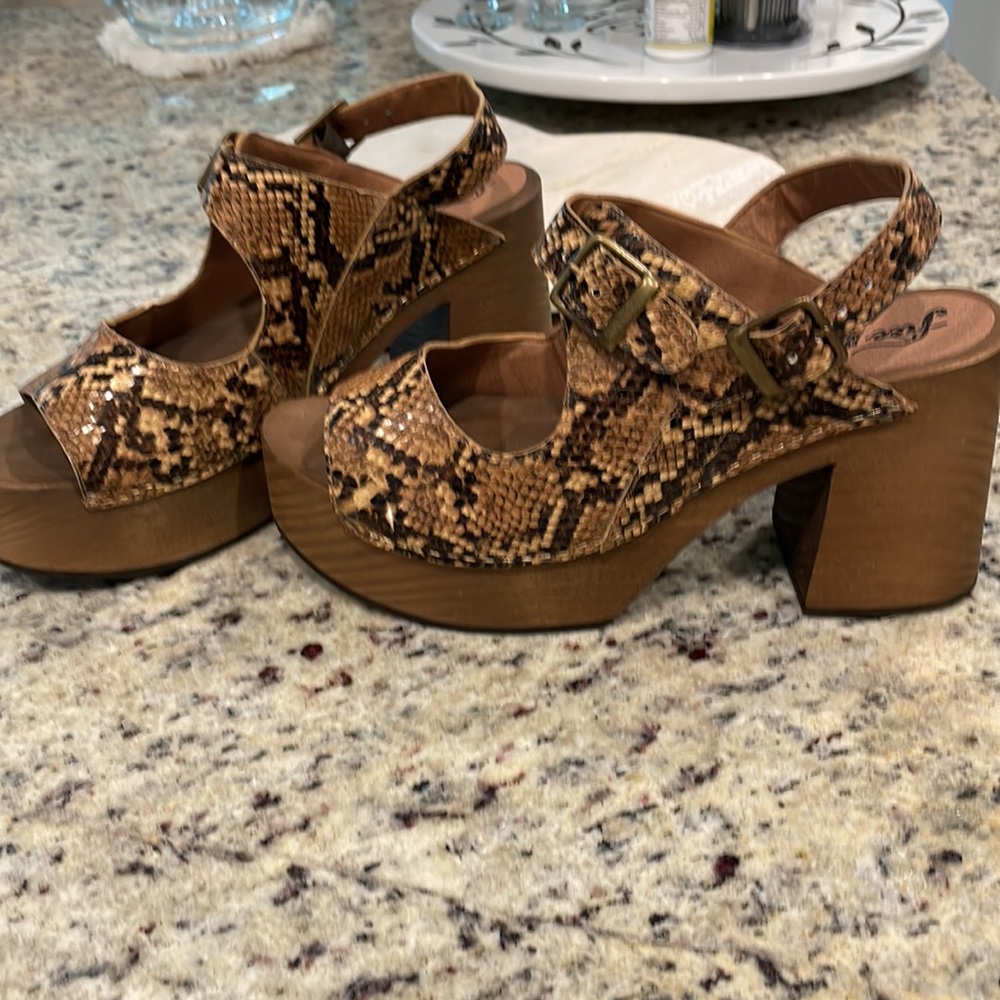 Free People Sandal Clog Belem Platform Snakeskin Black/Tan 39/US 9 Never Worn - Picture 3 of 6